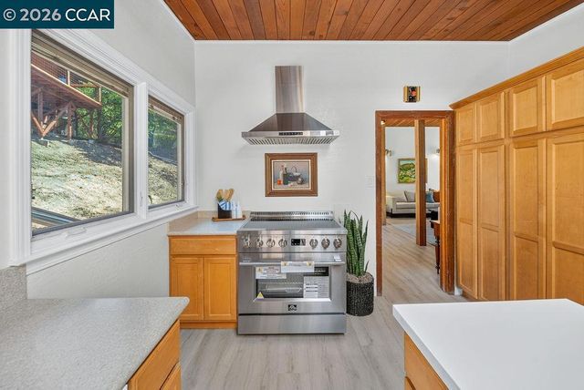 266 Orchard Rd, Orinda, CA 94563