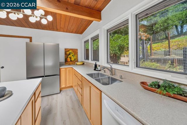 266 Orchard Rd, Orinda, CA 94563