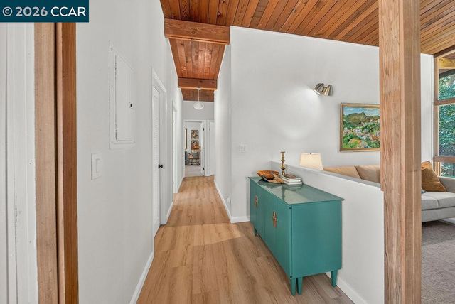 266 Orchard Rd, Orinda, CA 94563