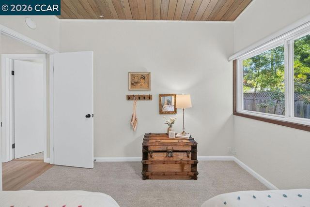 266 Orchard Rd, Orinda, CA 94563
