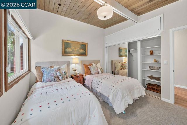 266 Orchard Rd, Orinda, CA 94563