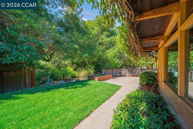 266 Orchard Rd, Orinda, CA 94563