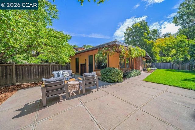 266 Orchard Rd, Orinda, CA 94563