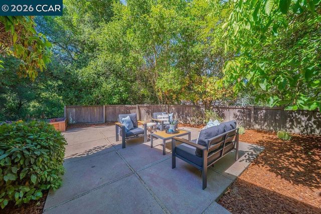 266 Orchard Rd, Orinda, CA 94563