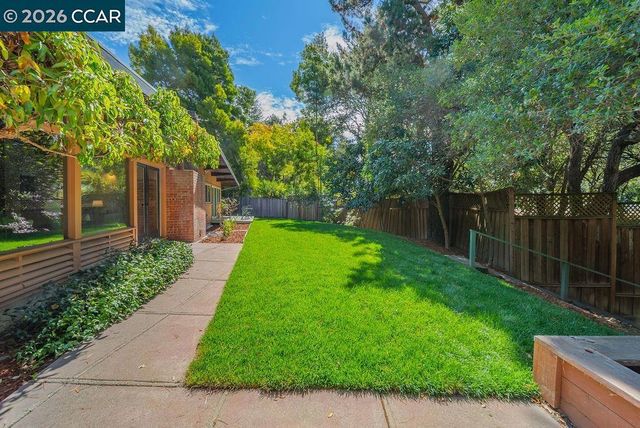 266 Orchard Rd, Orinda, CA 94563