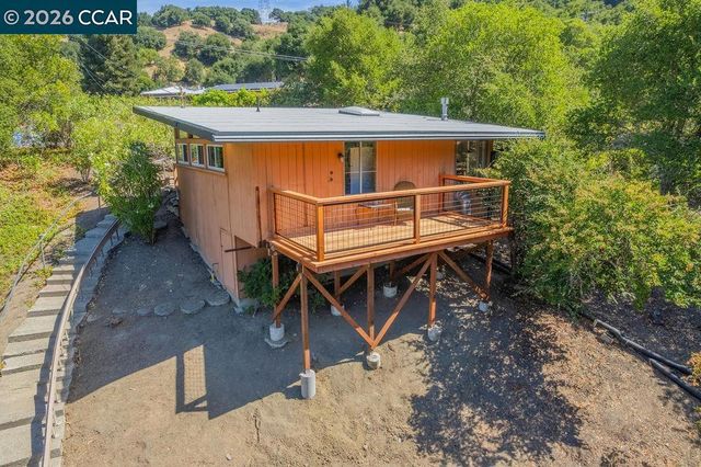 266 Orchard Rd, Orinda, CA 94563