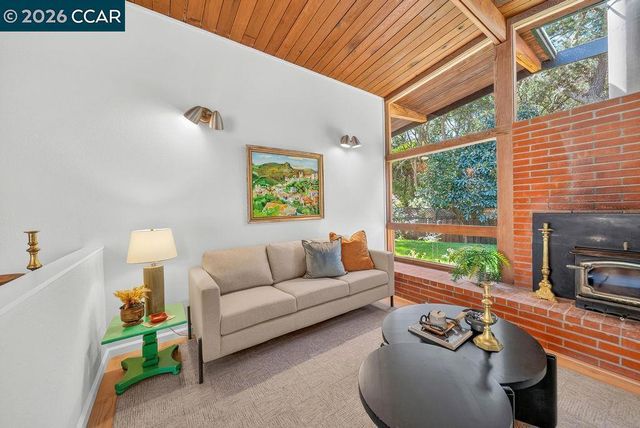 266 Orchard Rd, Orinda, CA 94563