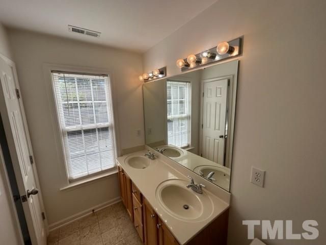 104 Tuscarora Lane, Clayton, NC 27520