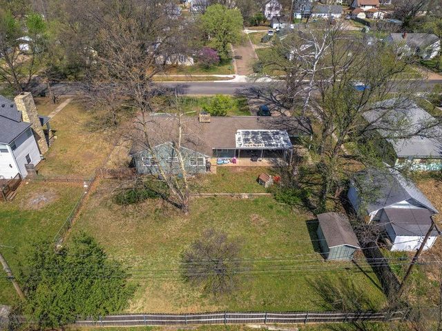 1421 E 12th Ave, Winfield, KS 67156