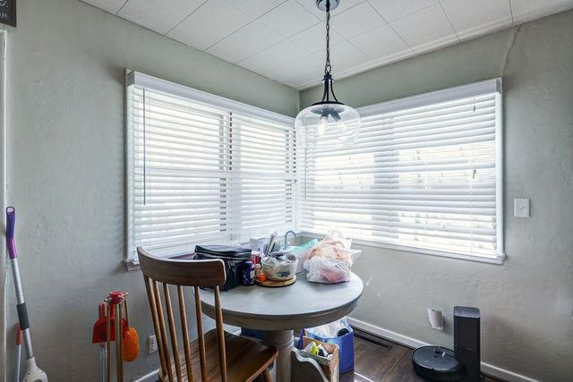 1421 E 12th Ave, Winfield, KS 67156