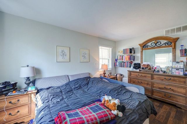 1421 E 12th Ave, Winfield, KS 67156