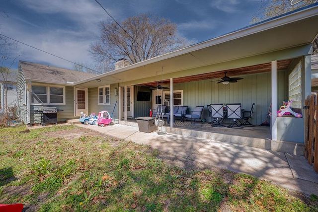 1421 E 12th Ave, Winfield, KS 67156