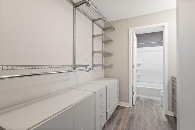 35 Nathan Lane N 210, Plymouth, MN 55441