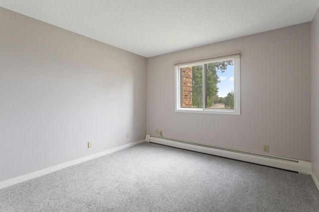 35 Nathan Lane N 210, Plymouth, MN 55441