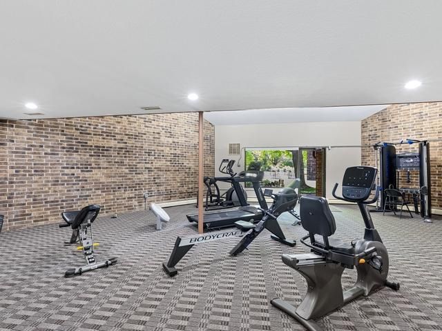 35 Nathan Lane N 210, Plymouth, MN 55441