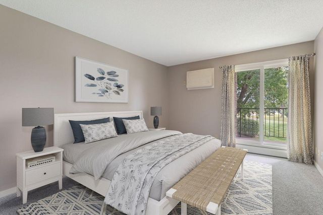 35 Nathan Lane N 210, Plymouth, MN 55441