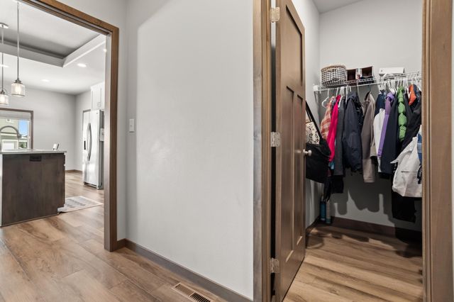 2089 67th Avenue S, Fargo, ND 58104