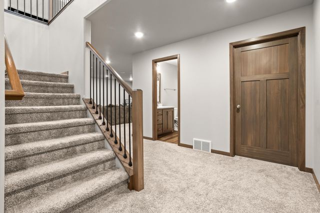 2089 67th Avenue S, Fargo, ND 58104