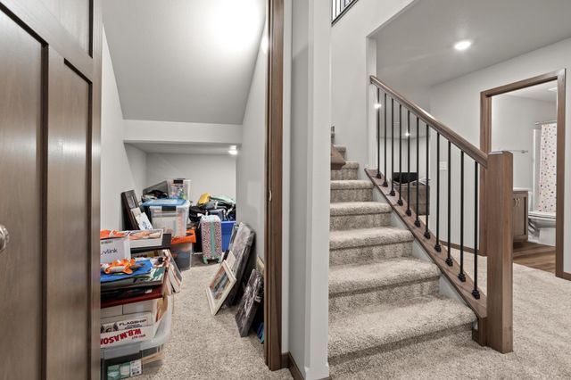 2089 67th Avenue S, Fargo, ND 58104