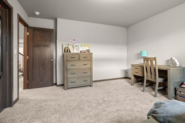 2089 67th Avenue S, Fargo, ND 58104