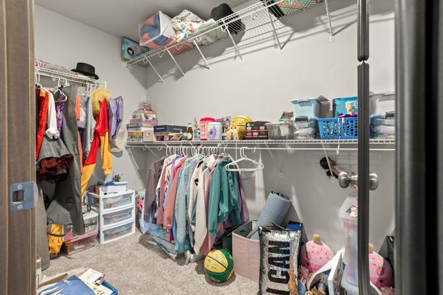 2089 67th Avenue S, Fargo, ND 58104