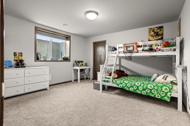 2089 67th Avenue S, Fargo, ND 58104