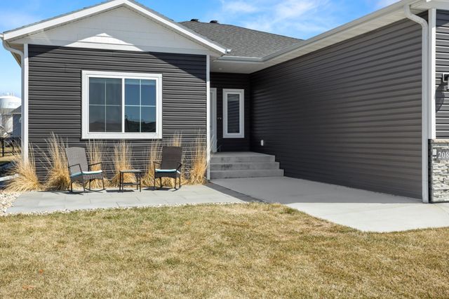 2089 67th Avenue S, Fargo, ND 58104