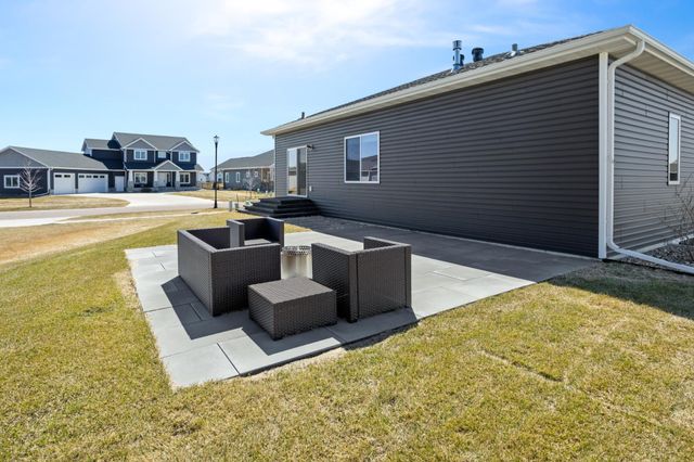 2089 67th Avenue S, Fargo, ND 58104