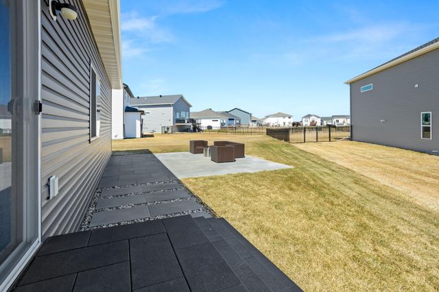 2089 67th Avenue S, Fargo, ND 58104