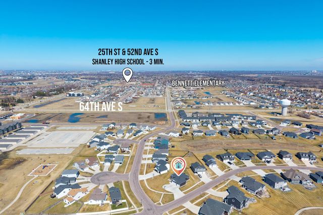 2089 67th Avenue S, Fargo, ND 58104