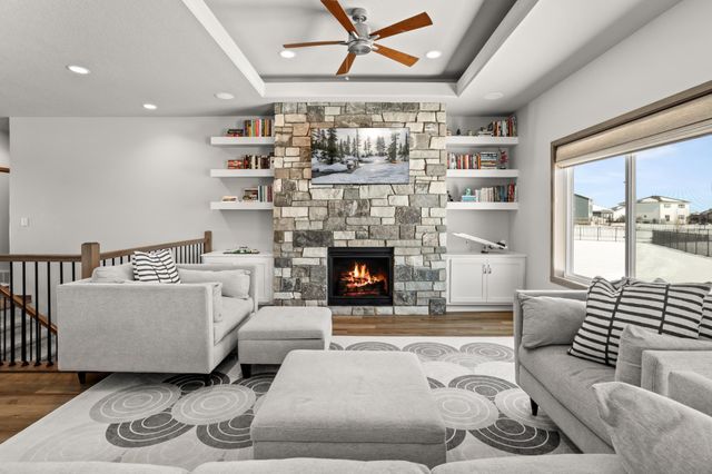 2089 67th Avenue S, Fargo, ND 58104