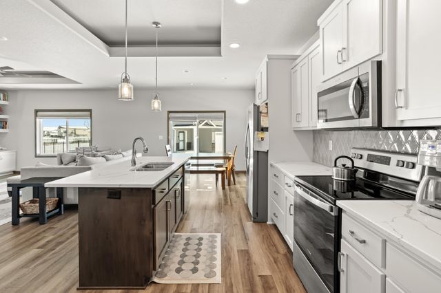 2089 67th Avenue S, Fargo, ND 58104