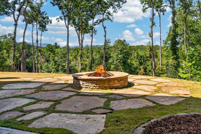 560 Horatio Drive, Blue Ridge, GA 30513