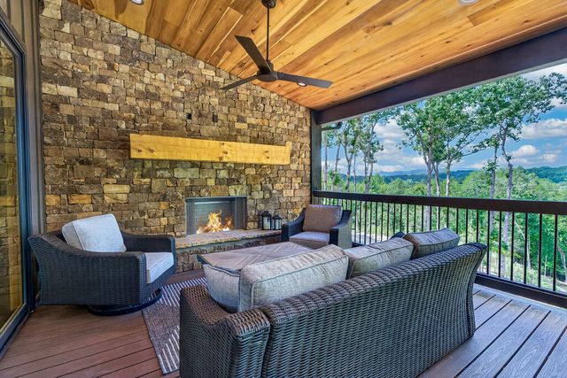 560 Horatio Drive, Blue Ridge, GA 30513