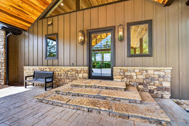 560 Horatio Drive, Blue Ridge, GA 30513