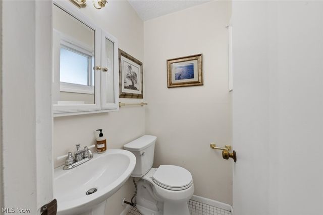 8975 Lindberg Boulevard, Olmsted Falls, OH 44138