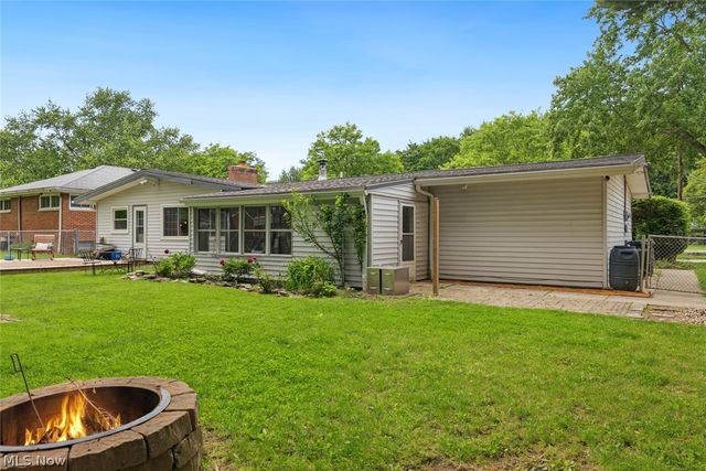 8975 Lindberg Boulevard, Olmsted Falls, OH 44138
