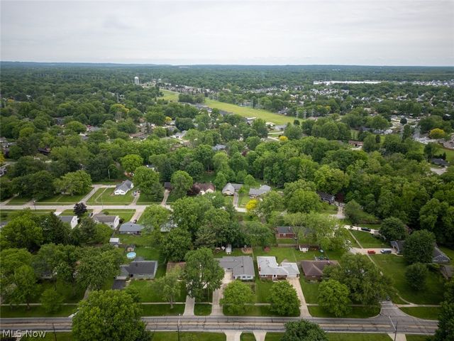 8975 Lindberg Boulevard, Olmsted Falls, OH 44138