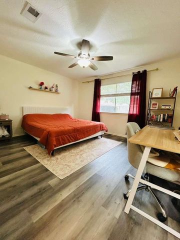 7226 Lost Fable Lane, Houston, TX 77095