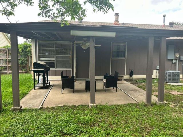 7226 Lost Fable Lane, Houston, TX 77095