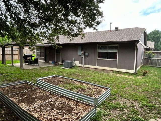 7226 Lost Fable Lane, Houston, TX 77095