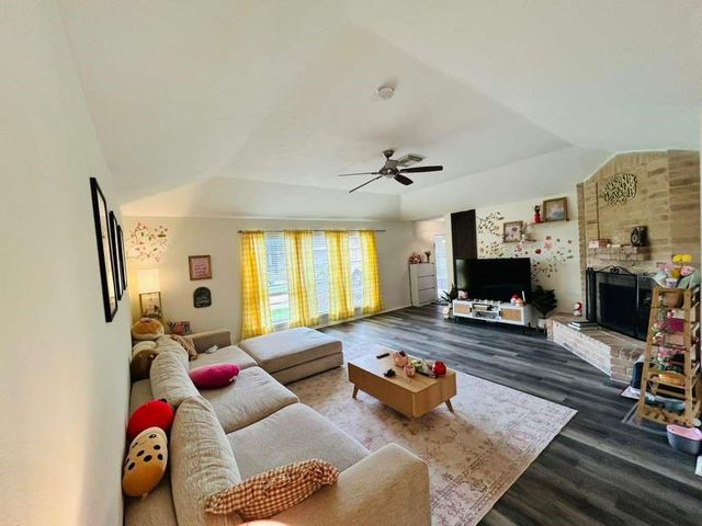 7226 Lost Fable Lane, Houston, TX 77095