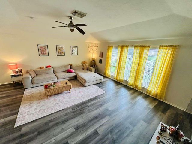 7226 Lost Fable Lane, Houston, TX 77095