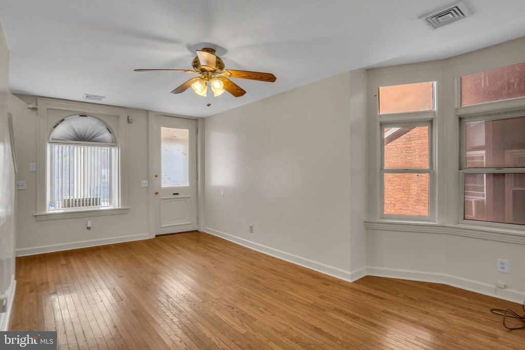 1624 STATE ST, Harrisburg, PA 17103