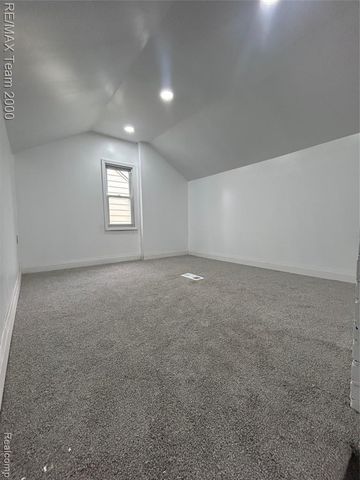 9961 N Rutland, Detroit, MI 48227