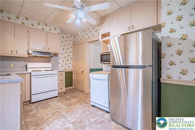 2041 West Highland Street, Allentown City, PA 18104