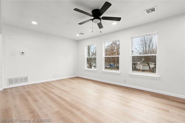 48 W Gary Street, Greenwood, AR 72936