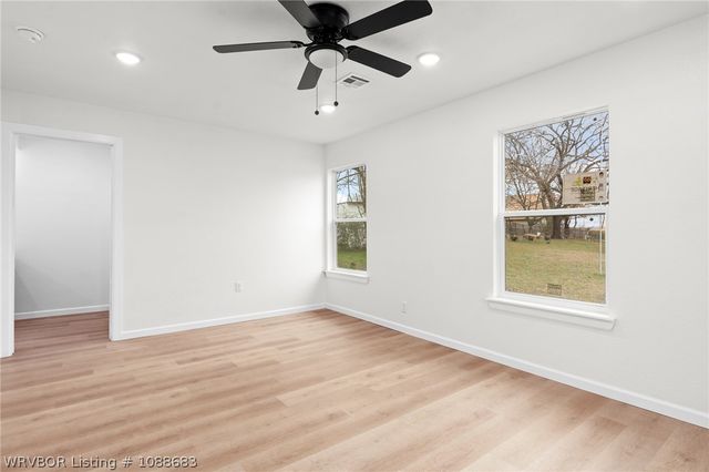 48 W Gary Street, Greenwood, AR 72936