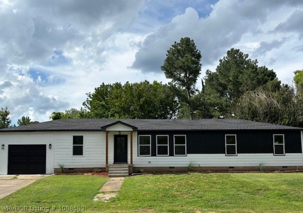 48 W Gary Street, Greenwood, AR 72936