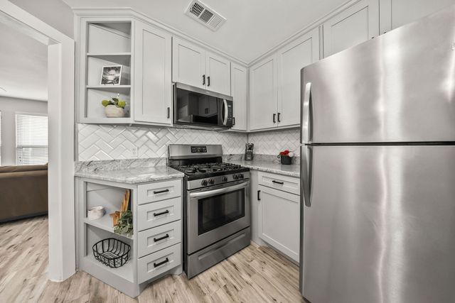 630 W Canty Street B3, Dallas, TX 75208